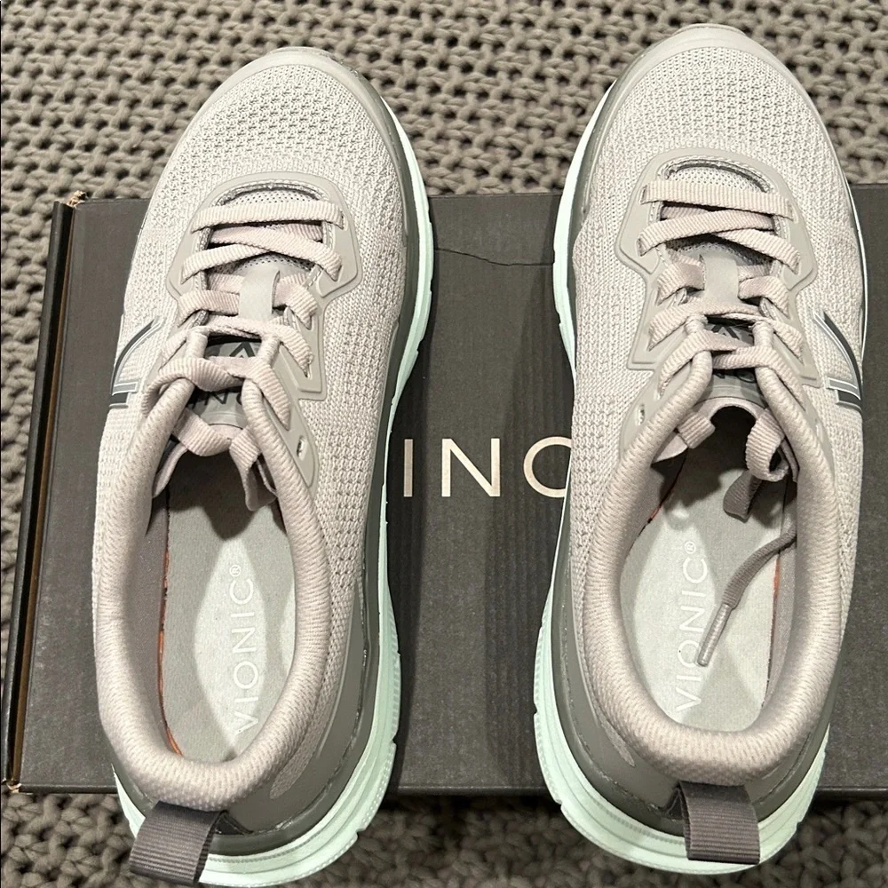Womens Vionic Walk Max in Light Grey 7